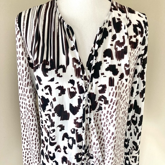 Cabi Skin Print Wrap Top Size M - Picture 5 of 11